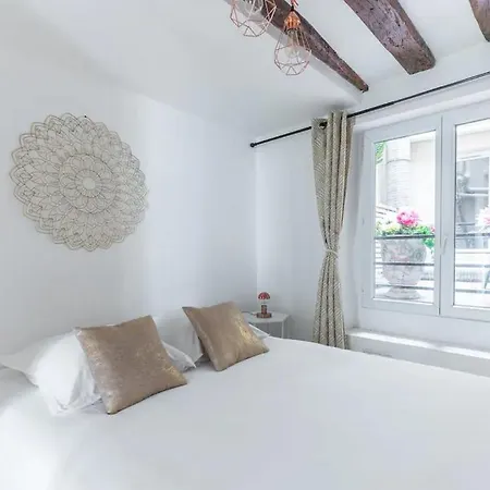 Appartement Grands Boulevards 11